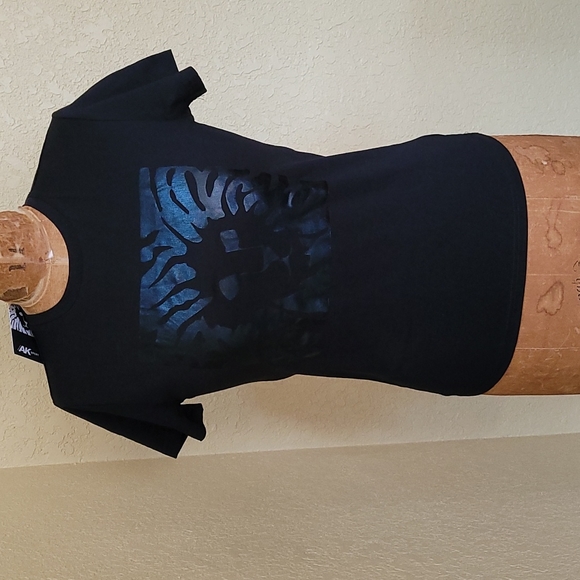 NWT WOMENS AK SPORT BLACK T-SHIRT SIZE S